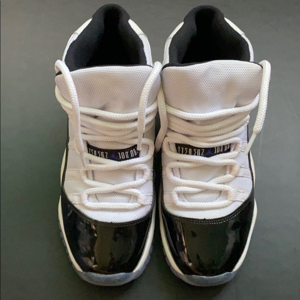 AIR JORDAN 11 RETRO